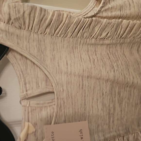 NWT Vignette sleeveless oatmeal ruffle shirt size 10 - Picture 4 of 5